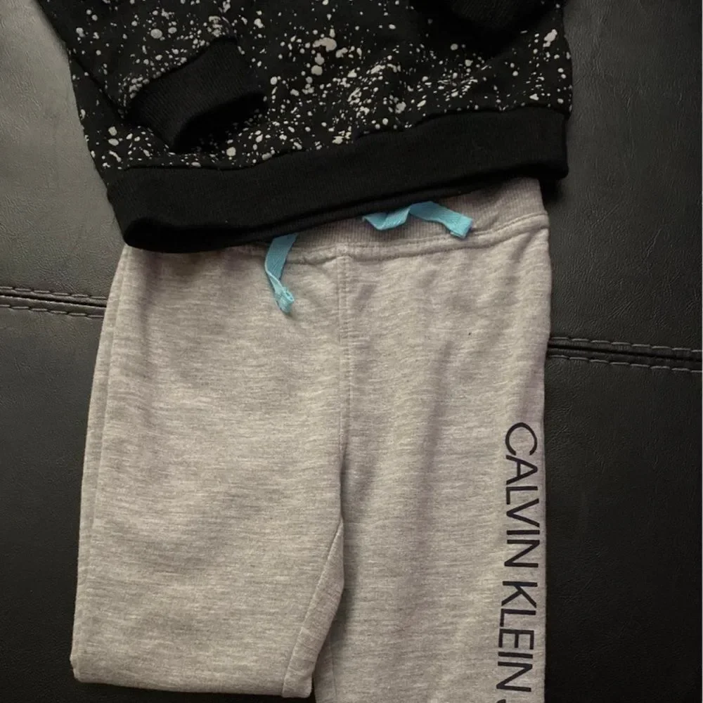 Calvin Klein baby sweatsuit 24m‎